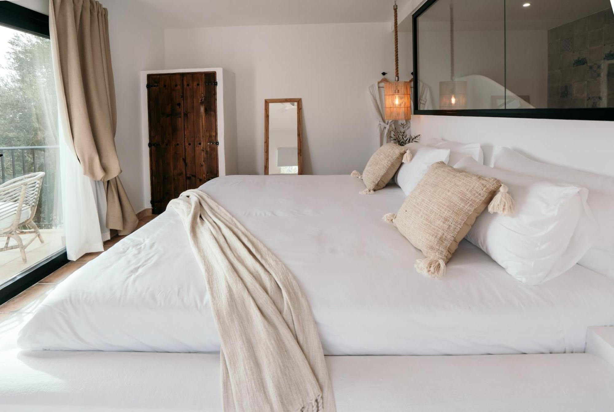Hearts & Bed & Breakfast